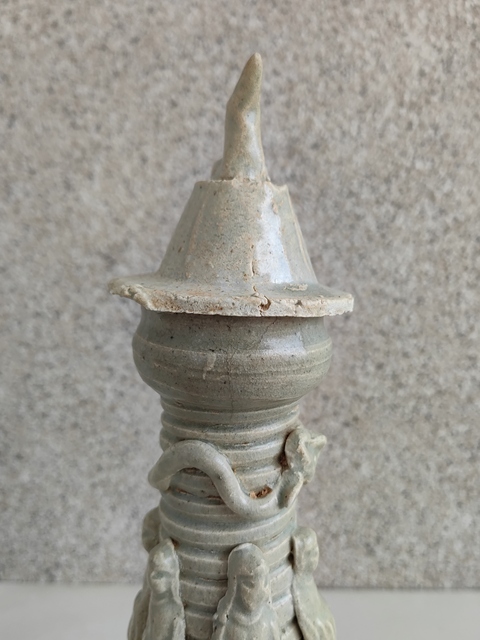 古玩陶瓷青白釉貼塑人物瓶拍賣(mài),當(dāng)前價(jià)格450元