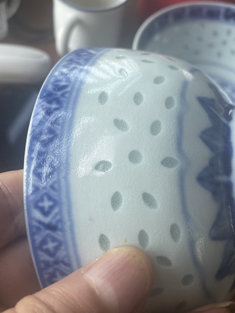 古玩陶瓷出口創匯期玲瓏瓷龍紋碗真品鑒賞圖