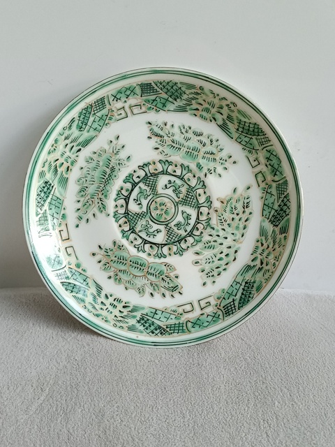 古玩陶瓷綠彩纏枝花紋盤拍賣，當前價格380元