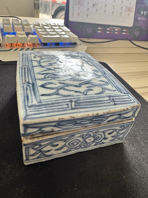 古玩陶瓷清中期.青花蓋盒一套780拍賣,當前價格780元