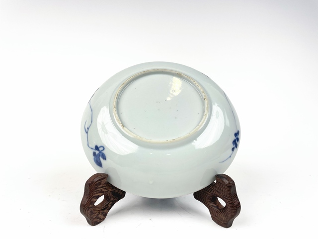 古玩陶瓷清早期·青花佛花紋盤真品鑒賞圖