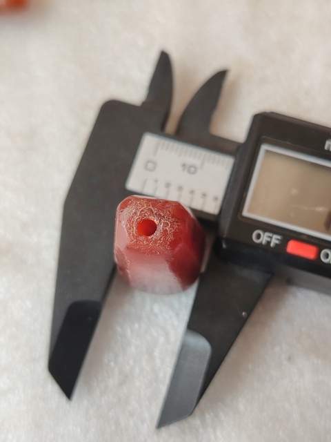 古玩玉器天然紅瑪瑙多棱珠吊墜拍賣,當前價格66元
