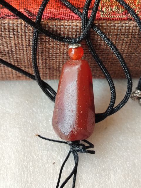 古玩玉器天然紅瑪瑙多棱珠吊墜拍賣,當前價格66元
