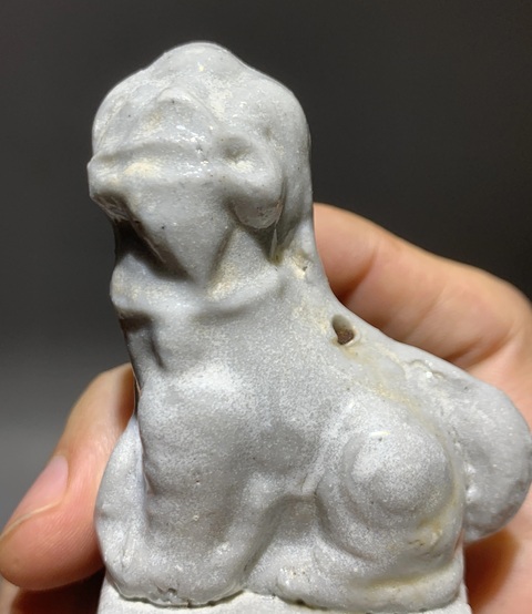 古玩陶瓷明.德化窯白釉獅子香插真品鑒賞圖