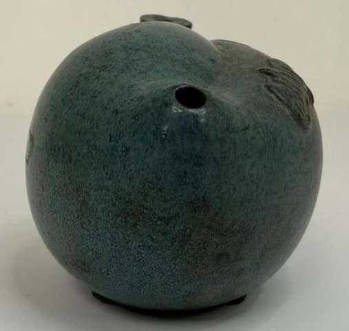 古玩陶瓷宜鈞壽桃型水滴真品鑒賞圖