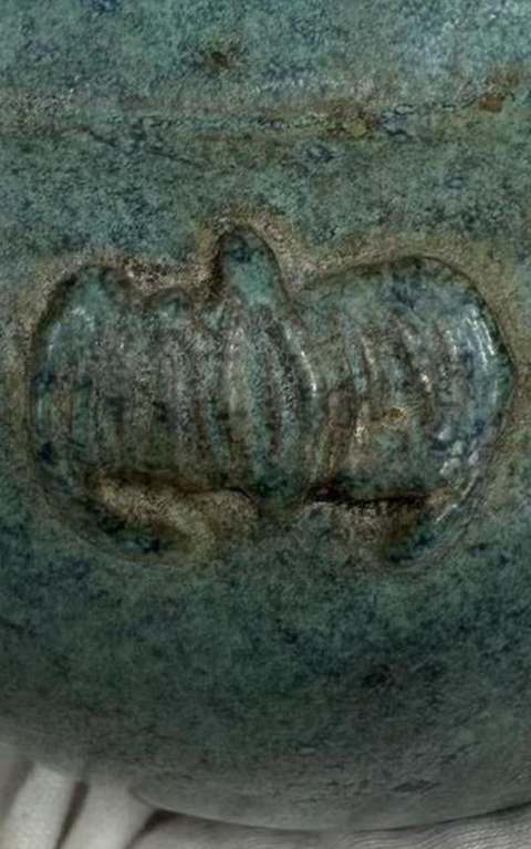 古玩陶瓷宜鈞壽桃型水滴真品鑒賞圖