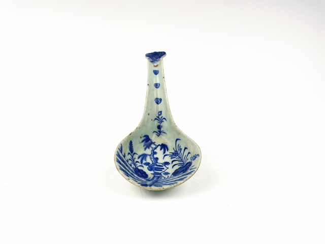 古玩陶瓷清中期·青花松石紋如意獸頭大勺拍賣(mài),當(dāng)前價(jià)格580元