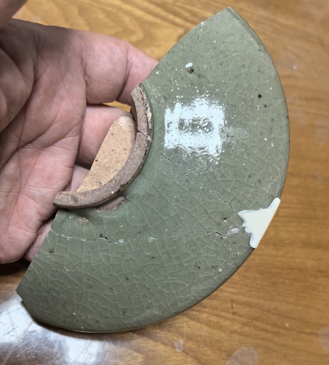 古玩陶瓷東溝青瓷盤標本真品鑒賞圖