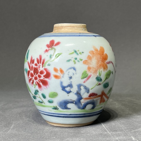 古玩陶瓷粉彩花卉紋罐真品鑒賞圖