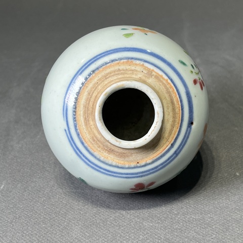 古玩陶瓷粉彩花卉紋罐真品鑒賞圖