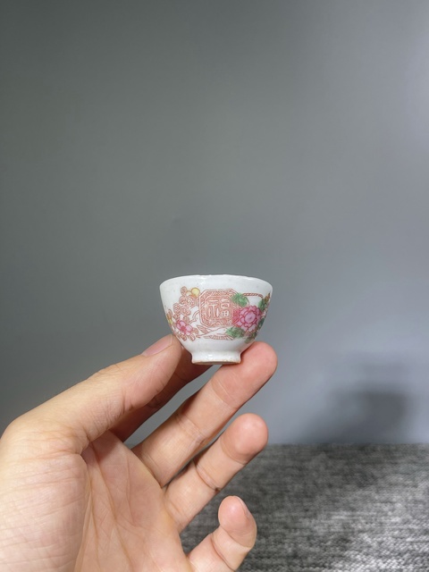 古玩陶瓷民國.福字花卉茶杯拍賣,當前價格0元