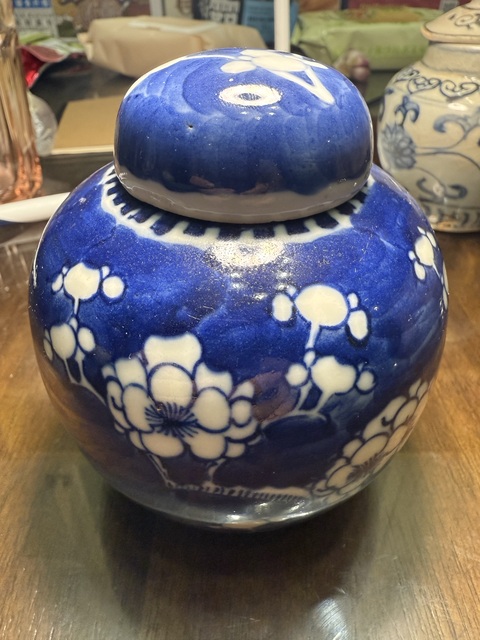 古玩陶瓷青花冰梅圖蓋罐真品鑒賞圖