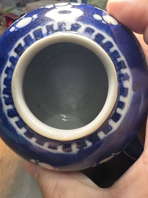 古玩陶瓷青花冰梅圖蓋罐真品鑒賞圖