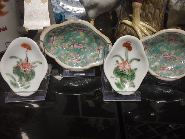 古玩陶瓷同治粉彩海棠小碟拍賣，當前價格500元