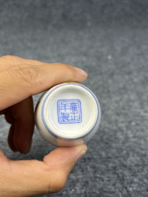 古玩陶瓷粉彩花鳥紋柳葉瓶真品鑒賞圖