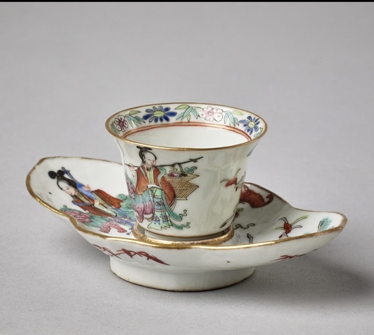 古玩陶瓷粉彩人物松鹿紋杯碟一套真品鑒賞圖