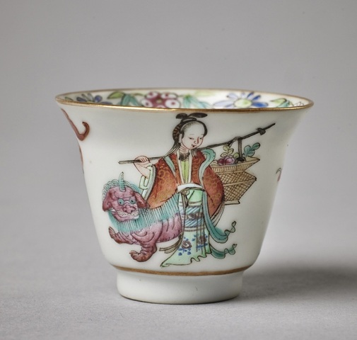 古玩陶瓷粉彩人物松鹿紋杯碟一套真品鑒賞圖