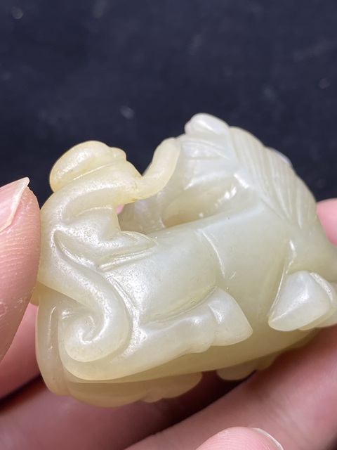 古玩玉器(放漏)有年份的和田玉雕“馬上封侯”擺件拍賣(mài),當(dāng)前價(jià)格2500元