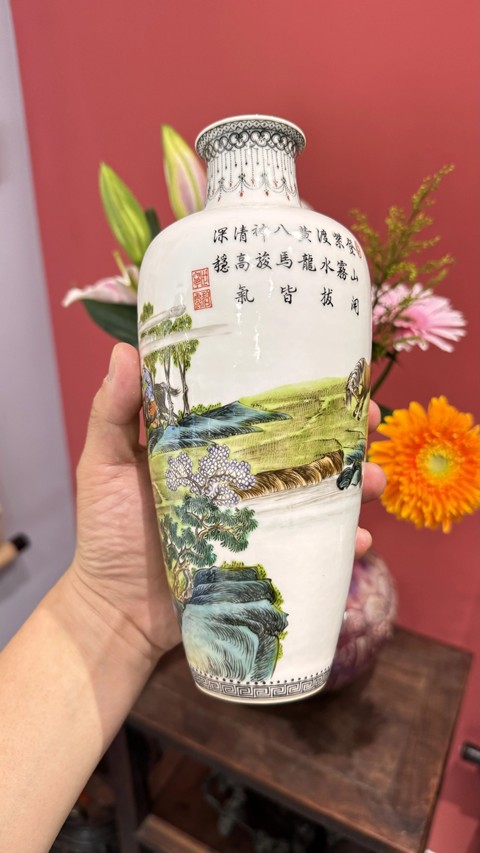 古玩陶瓷琺瑯彩風格人物故事紋梅瓶真品鑒賞圖