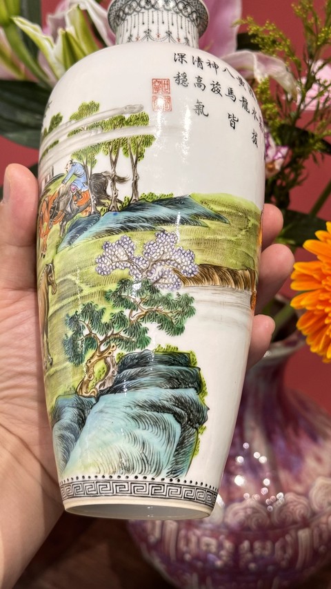 古玩陶瓷琺瑯彩風格人物故事紋梅瓶真品鑒賞圖