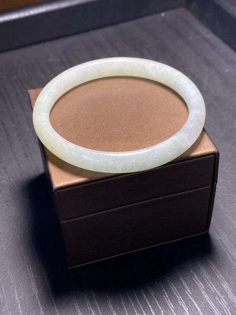 古玩玉器(放漏)清代天然翡翠手鐲拍賣,當前價格3800元
