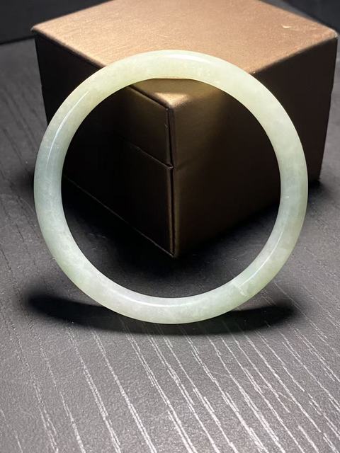 古玩玉器(放漏)清代天然翡翠手鐲拍賣,當前價格3800元