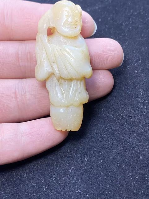 古玩玉器（放漏）明末清初通天孔岫玉雕“童子”拍賣，當前價格2500元