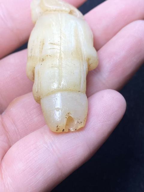 古玩玉器（放漏）明末清初通天孔岫玉雕“童子”拍賣，當前價格2500元