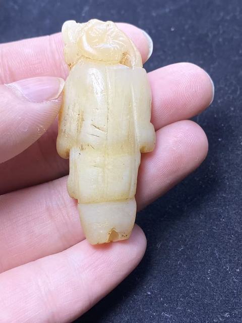 古玩玉器（放漏）明末清初通天孔岫玉雕“童子”拍賣，當前價格2500元