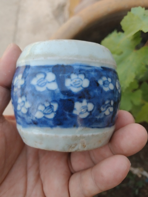 古玩陶瓷青花冰梅紋燭臺真品鑒賞圖