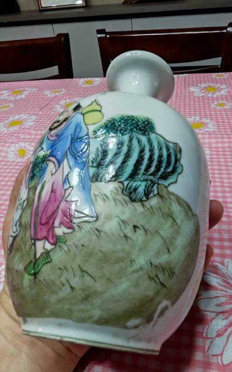 古玩陶瓷八仙圖粉彩瓶真品鑒賞圖