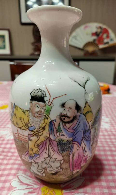 古玩陶瓷八仙圖粉彩瓶真品鑒賞圖