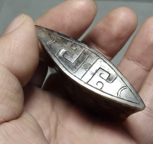 古玩玉器和田玉雕“劍珌”真品鑒賞圖