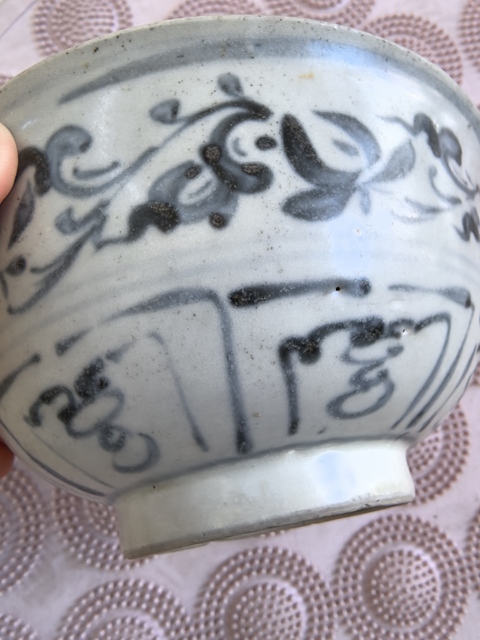 古玩陶瓷明中期青花花卉紋碗（安南窯）拍賣，當(dāng)前價格999元