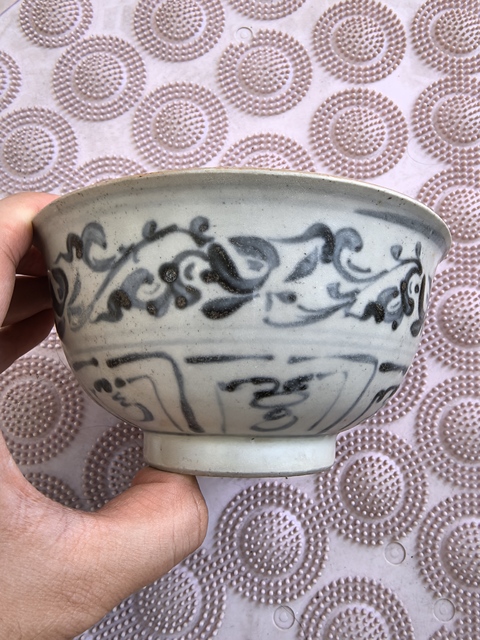 古玩陶瓷明中期青花花卉紋碗（安南窯）拍賣，當(dāng)前價格999元