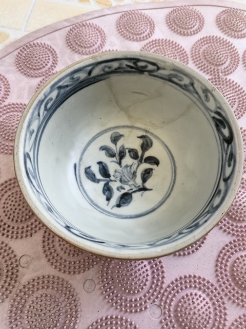 古玩陶瓷明中期青花花卉紋碗（安南窯）拍賣，當(dāng)前價格999元