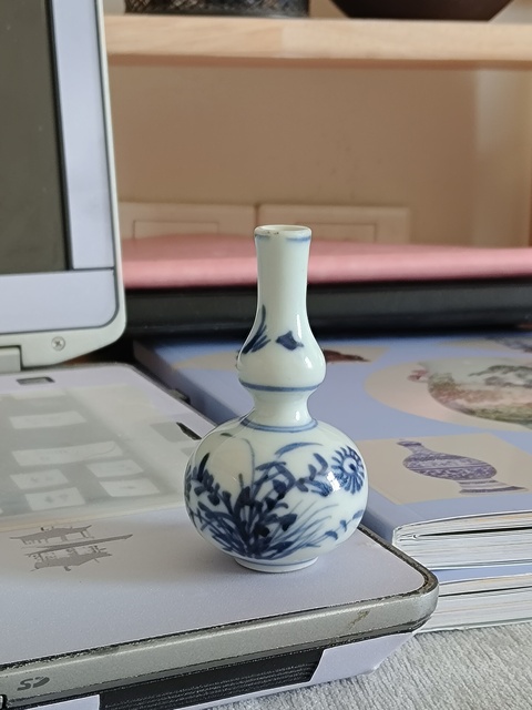 古玩陶瓷花卉紋青花葫蘆瓶真品鑒賞圖