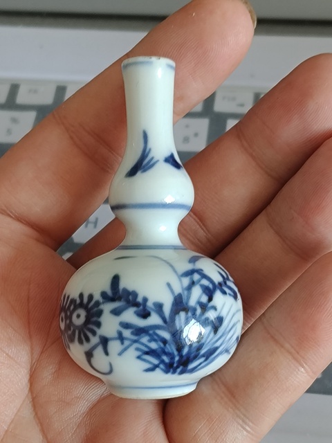 古玩陶瓷花卉紋青花葫蘆瓶真品鑒賞圖