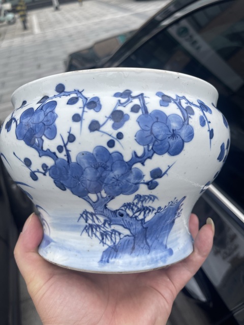 古玩陶瓷花卉紋青花馬蹄尊真品鑒賞圖