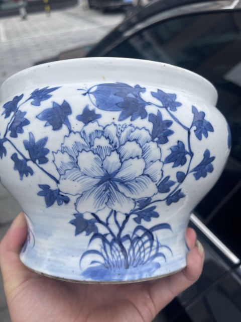古玩陶瓷花卉紋青花馬蹄尊真品鑒賞圖