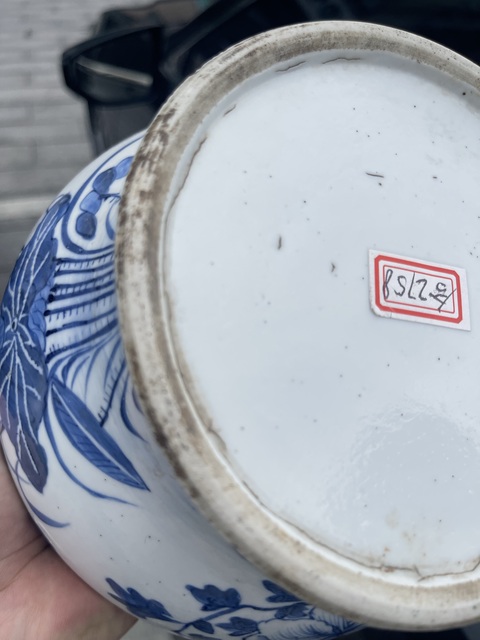 古玩陶瓷花卉紋青花馬蹄尊真品鑒賞圖