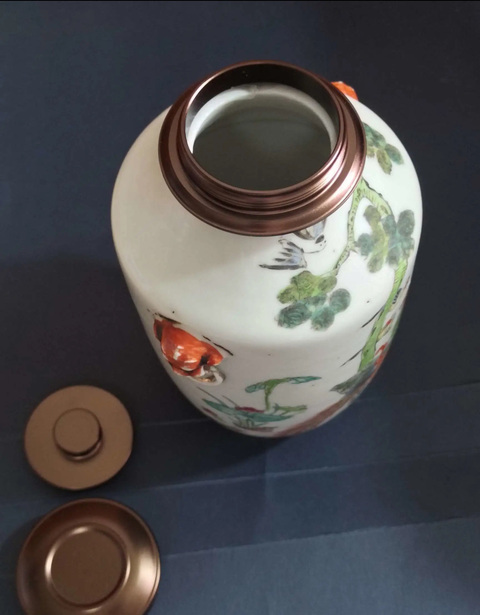 古玩陶瓷五倫圖粉彩瓶真品鑒賞圖