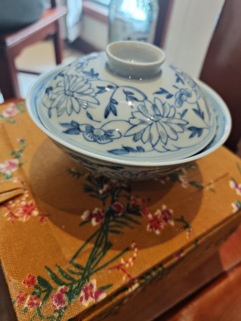 古玩陶瓷嘉慶青花玲瓏瓷蓋碗拍賣,當(dāng)前價格8600元
