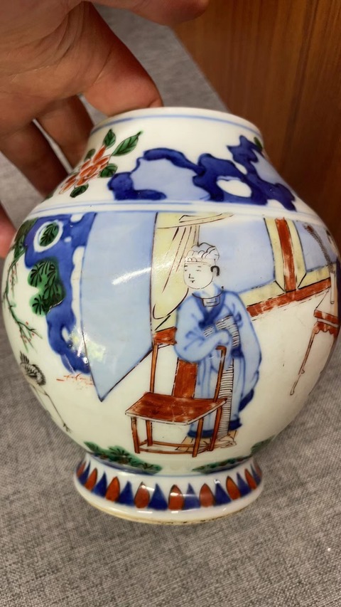 古玩陶瓷青花五彩人物罐真品鑒賞圖