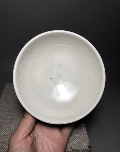 古玩陶瓷邢窯白瓷唇口碗真品鑒賞圖