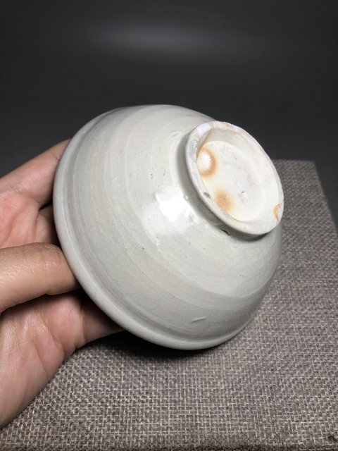 古玩陶瓷邢窯白瓷唇口碗真品鑒賞圖