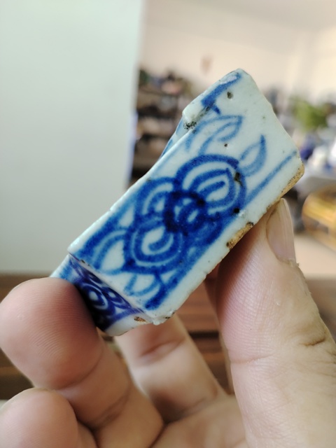 古玩陶瓷清中青花筆插真品鑒賞圖