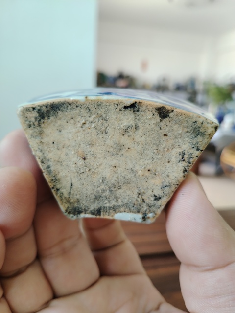 古玩陶瓷清中青花筆插真品鑒賞圖