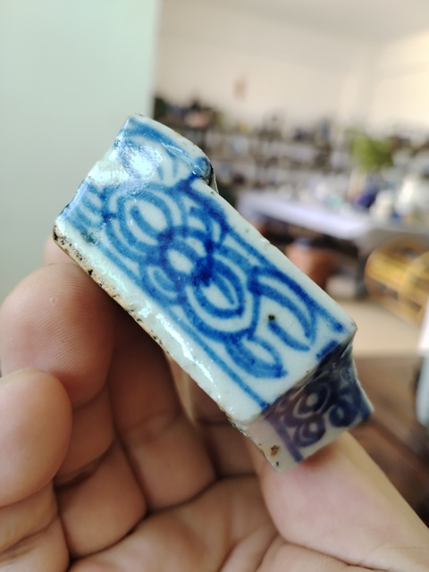 古玩陶瓷清中青花筆插真品鑒賞圖