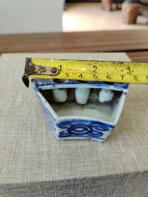 古玩陶瓷清中青花筆插真品鑒賞圖